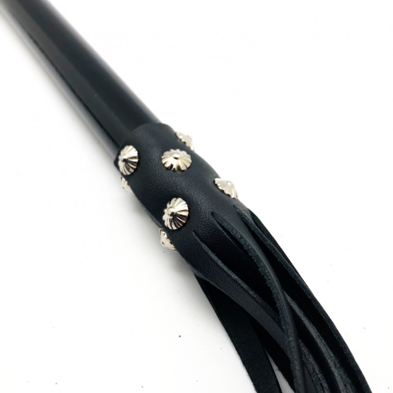 Martinet long Lanières en cuir et Manche en bois 80cm Noir - The Red