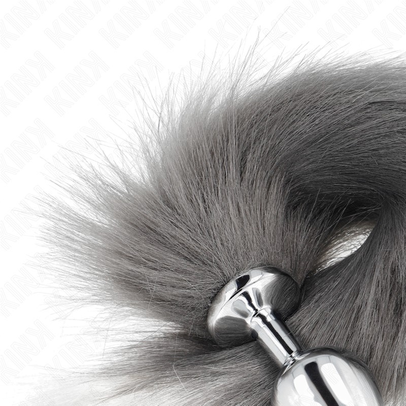 KINK - PLUG ANAL  TAILLE L 10 X 4 CM   AVEC QUEUE SYNTHÉTIQUE 40 CM GRIS ET BLANC